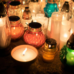 Lanterne funéraire rouge 20 cm + 6 bougies